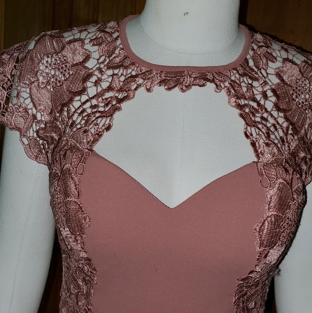 Dress - Picture 2 of 3